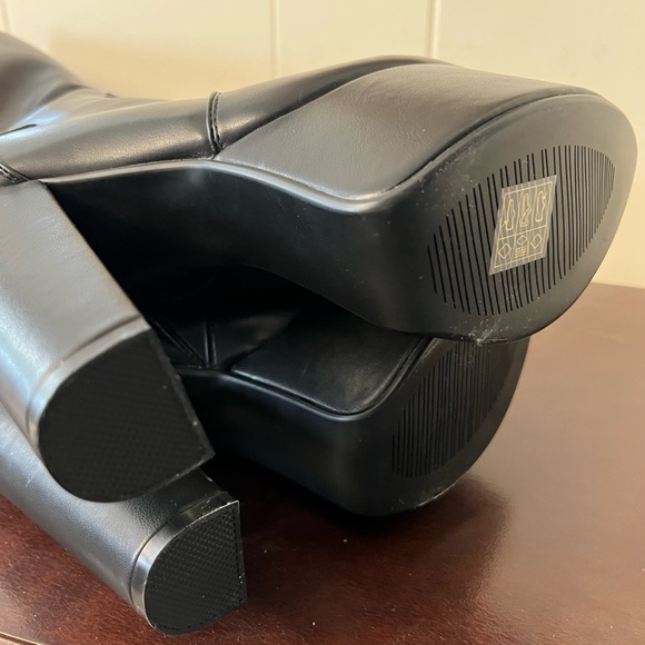 NWOT Lamoda LOVED UP platform boots black faux leather her size 9 - Picture 13 of 13